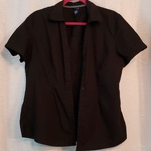 Short sleeve black button up shirt